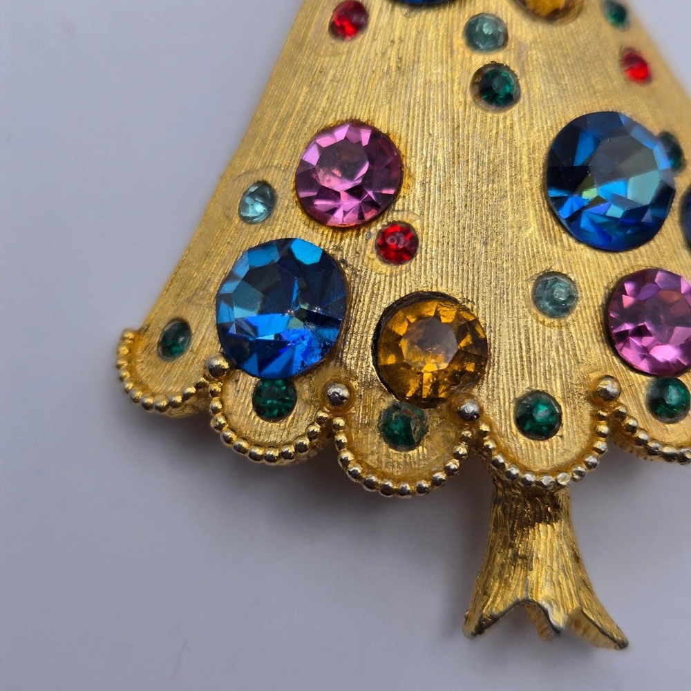 WEISS Vintage Christmas Tree Brooch Rhinestone Gold Tone Holiday Pin As Is - Picture 7 of 12